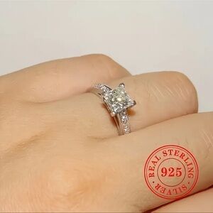 Gorgeous Silver Sterling Engagement Ring with Cubic Zirconia